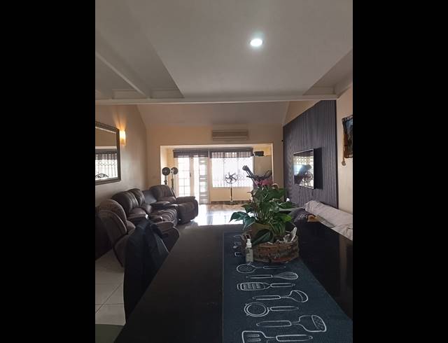 3 BEDROOM DUPLEX FOR SALE IN MALVERN
